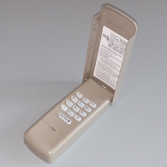 🎯 NIB Universal Garage Door Wireless Keypad - Picture 3 of 16